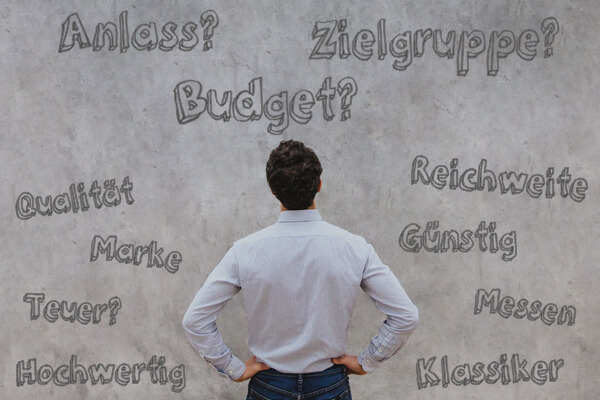 HOCHWERTIGE MARKENARTIKEL UND PREISWERTE STREUARTIKEL